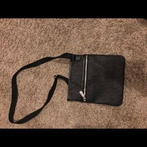 Michal Kors cross body bag